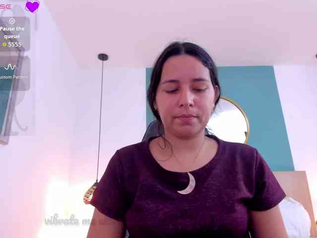 lucy-blue28 webcam