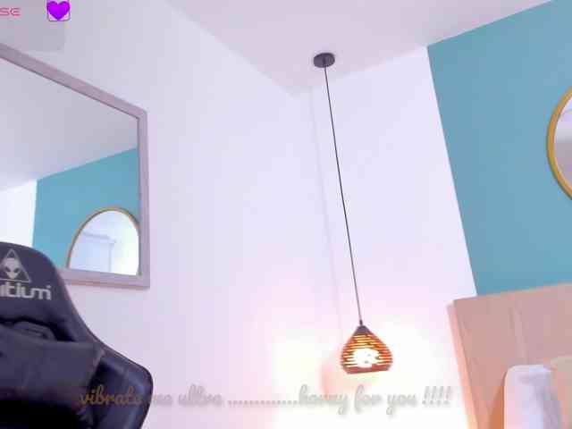 Model: lucy-blue28