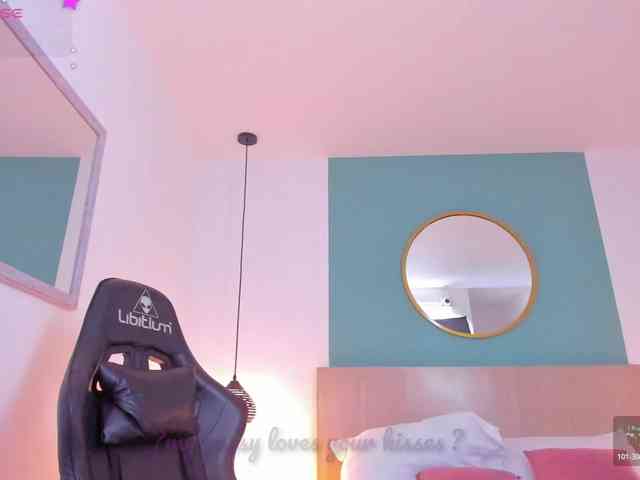 lucy-blue28 webcam