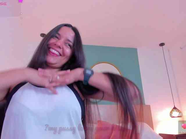 lucy-blue28 webcam