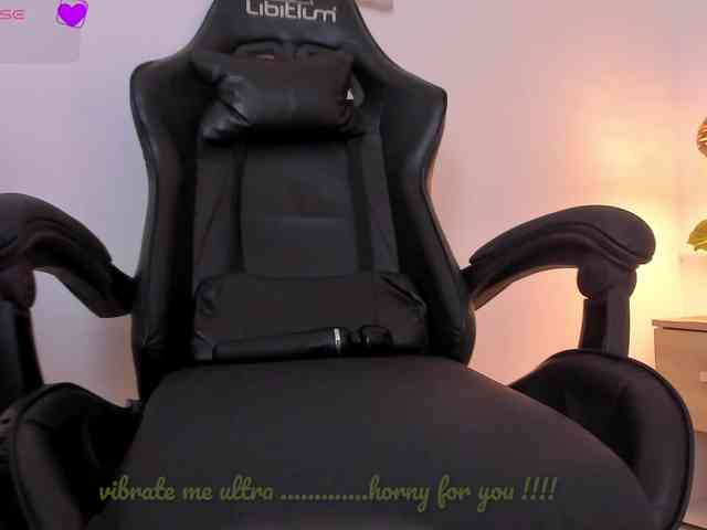 lucy-blue28 webcam