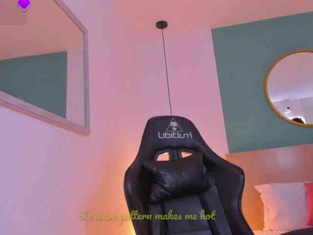 lucy-blue28 webcam