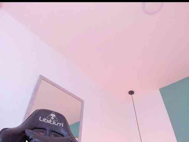 lucy-blue28 webcam