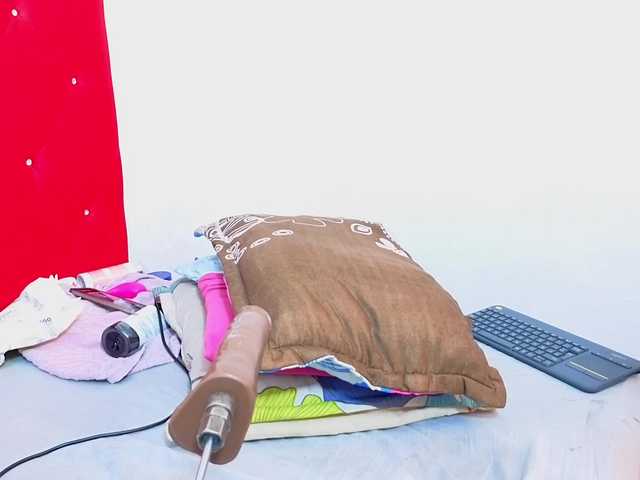 daniikbig live cam on BongaCams