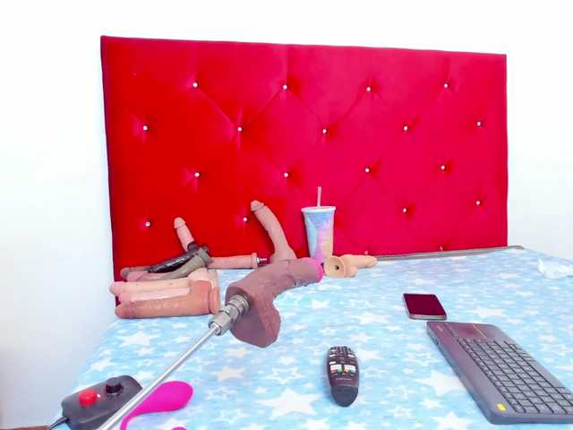 daniikbig live cam on BongaCams