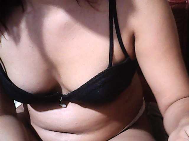 flowerhairypinay live cam on BongaCams
