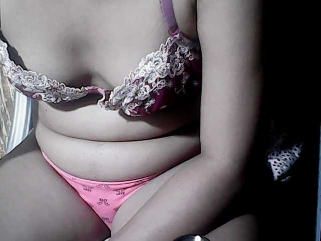 flowerhairypinay live cam on BongaCams