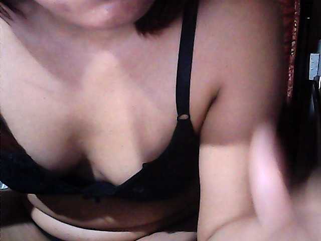 flowerhairypinay live cam on BongaCams