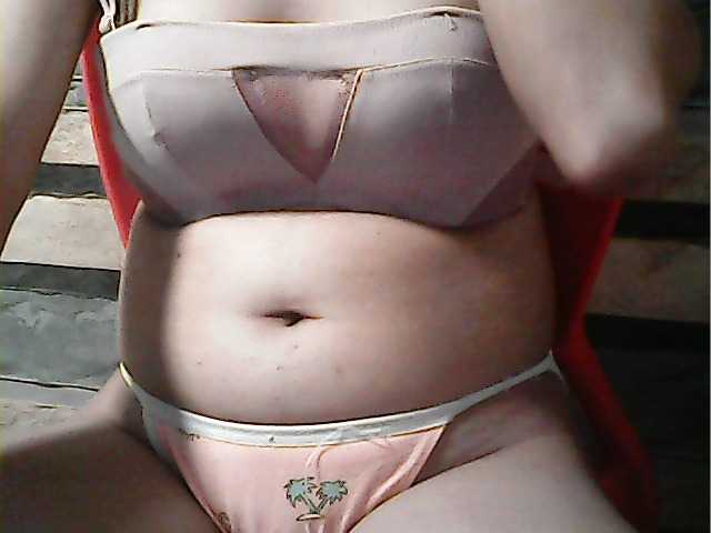 flowerhairypinay's BongaCams show and profile