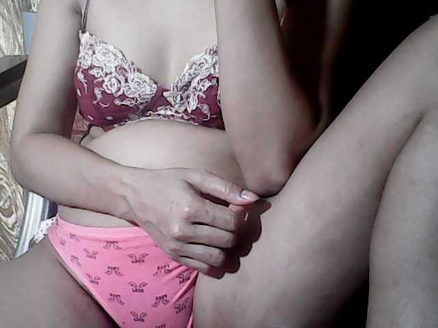 flowerhairypinay live cam on BongaCams
