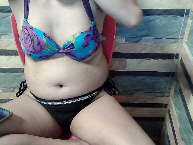 flowerhairypinay live cam on BongaCams