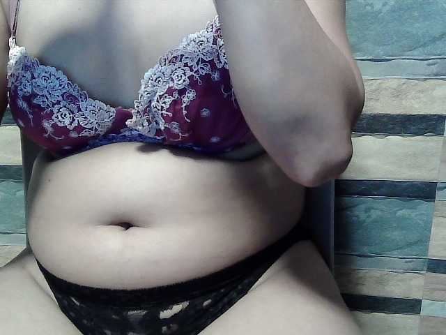 flowerhairypinay live cam on BongaCams