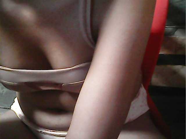 flowerhairypinay's BongaCams show and profile