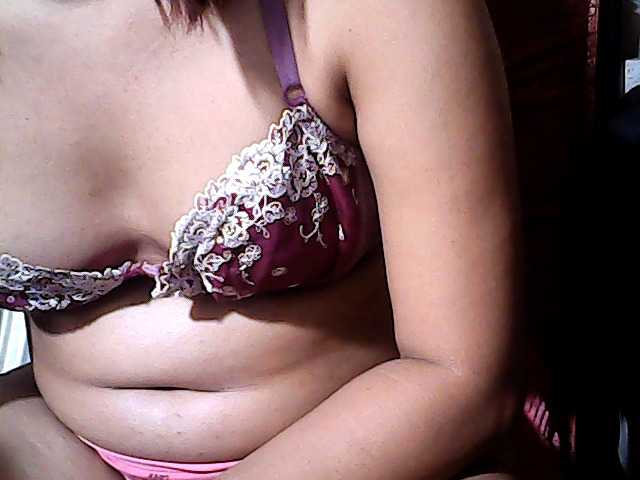 flowerhairypinay live cam on BongaCams