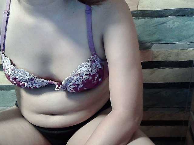 flowerhairypinay live cam on BongaCams