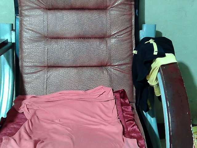 flowerhairypinay live cam on BongaCams