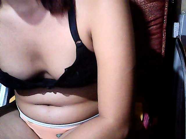 flowerhairypinay live cam on UnifiedCams