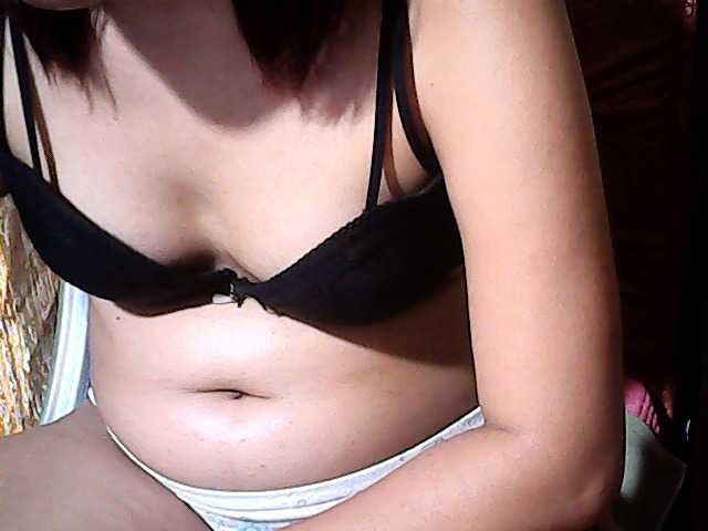 flowerhairypinay live cam on BongaCams