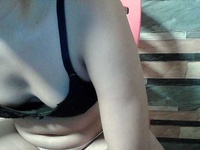 flowerhairypinay live cam on BongaCams