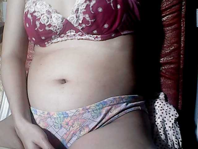 flowerhairypinay live cam on BongaCams