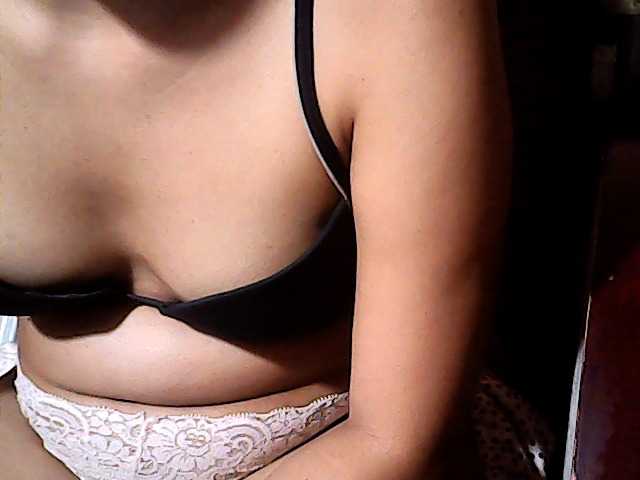 flowerhairypinay live webcam show