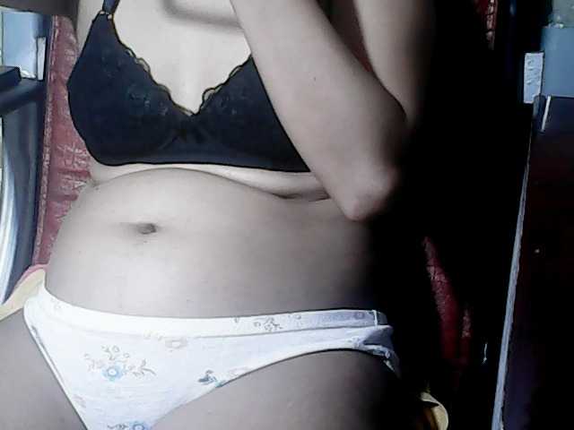 flowerhairypinay live cam on BongaCams