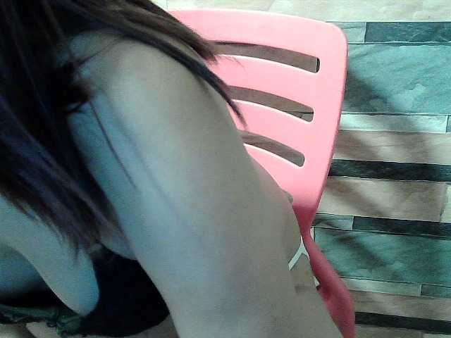 flowerhairypinay live cam on BongaCams