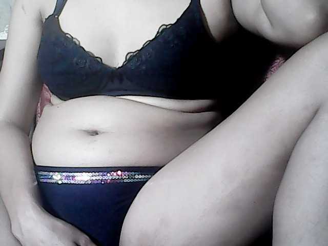 flowerhairypinay live cam on BongaCams