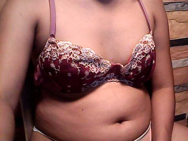 flowerhairypinay live cam on BongaCams