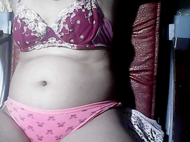 flowerhairypinay live cam on BongaCams