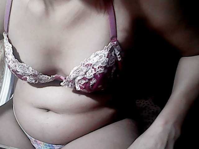 flowerhairypinay live cam on BongaCams