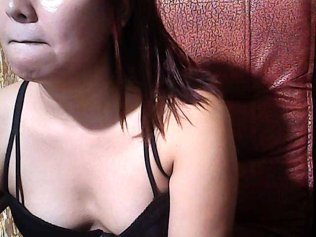 flowerhairypinay live cam on BongaCams