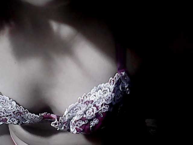 flowerhairypinay live cam on BongaCams