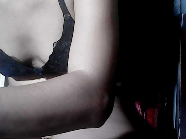 flowerhairypinay live cam on BongaCams