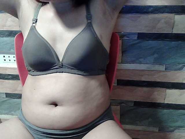 flowerhairypinay live cam on BongaCams