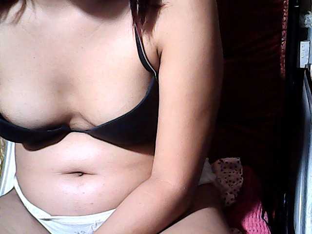 flowerhairypinay live cam on BongaCams