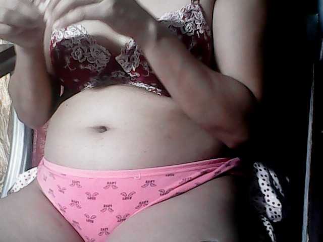 flowerhairypinay live cam on BongaCams