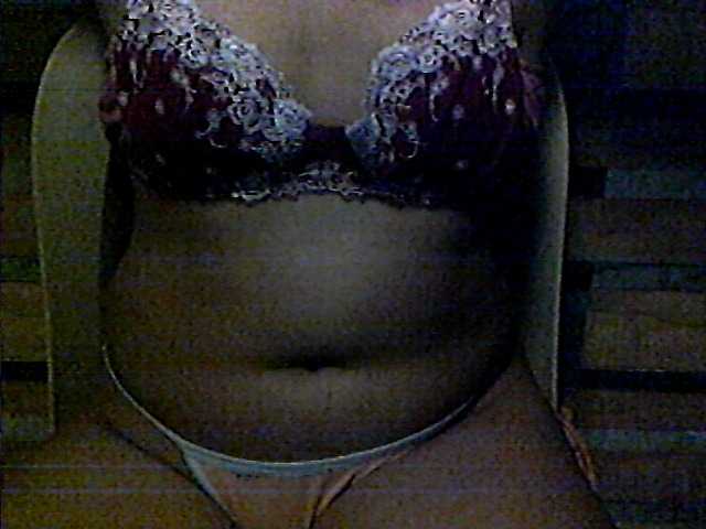 flowerhairypinay live cam on BongaCams