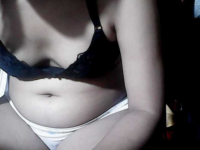 flowerhairypinay live cam on BongaCams