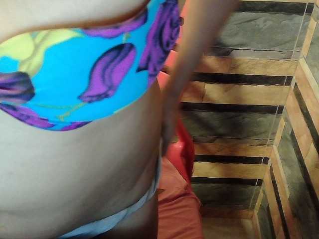 flowerhairypinay live cam on BongaCams