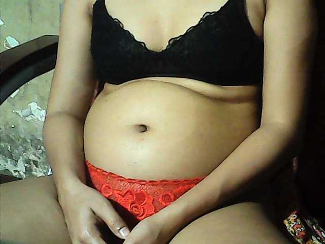 flowerhairypinay live cam on BongaCams