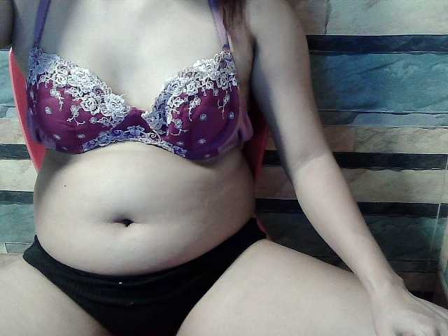 flowerhairypinay live cam on BongaCams