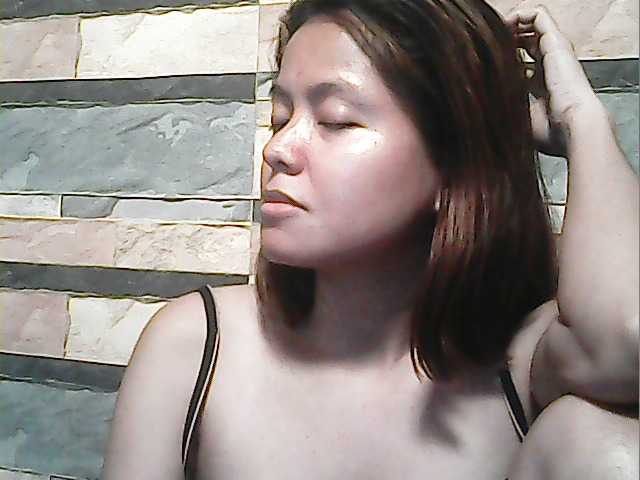 flowerhairypinay live cam on BongaCams