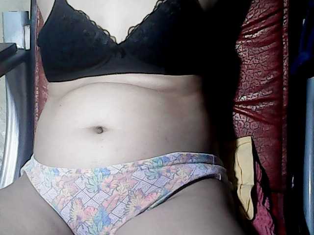 flowerhairypinay live cam on BongaCams