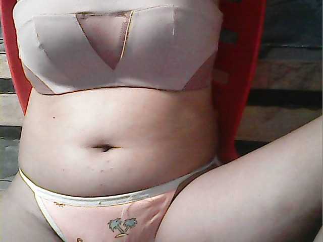 flowerhairypinay's BongaCams show and profile