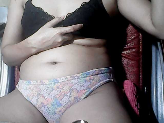 flowerhairypinay live cam on BongaCams