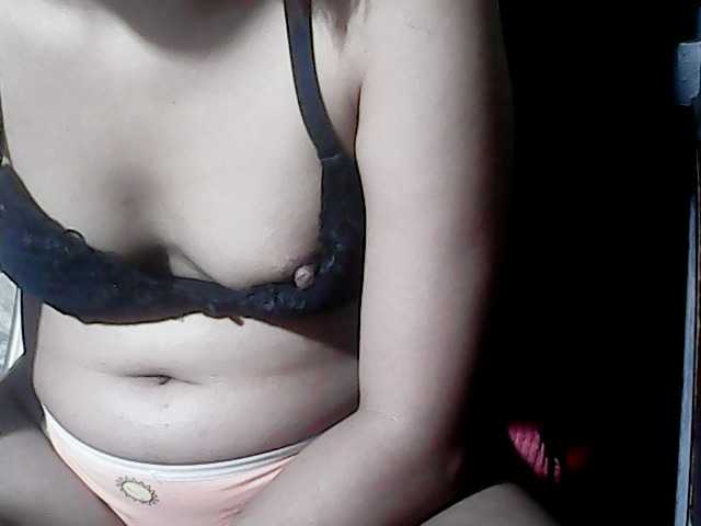 flowerhairypinay live cam on BongaCams