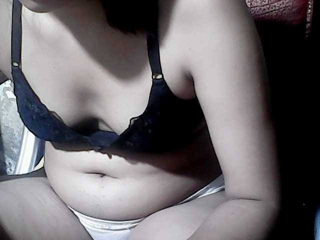 flowerhairypinay live cam on BongaCams