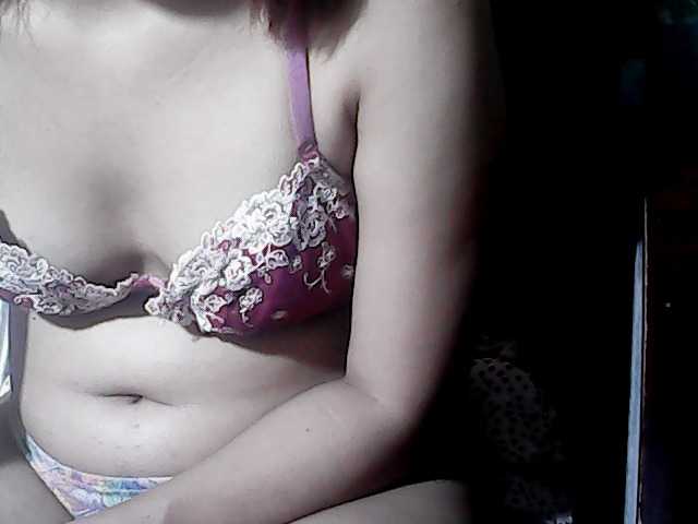 flowerhairypinay live cam on BongaCams