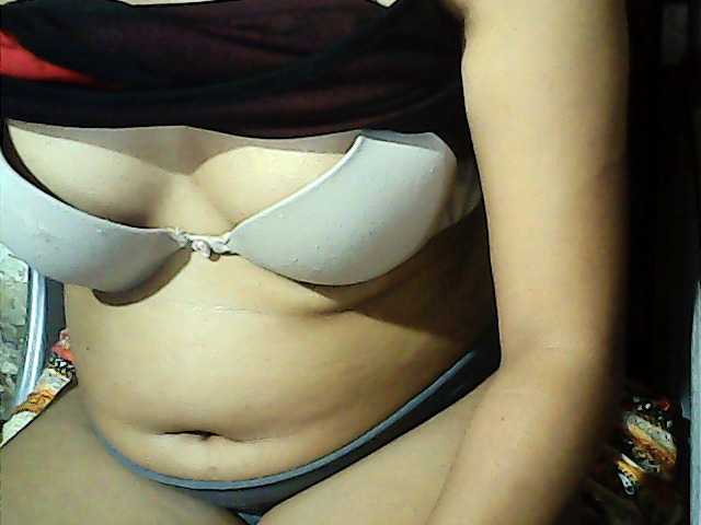 flowerhairypinay live cam on BongaCams
